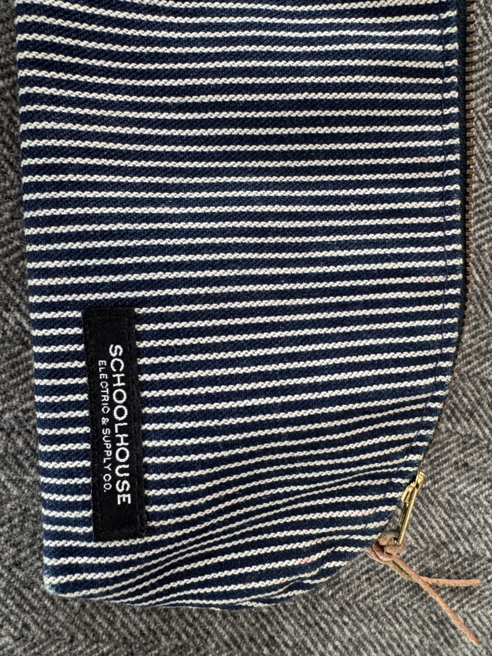 SCHOOLHOUSE COSMETIC BAG IN CUTE DENIM TICKING. - Picture 11 of 11